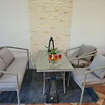 Apartment Mega Max