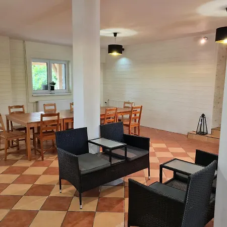 Mega Max アパート